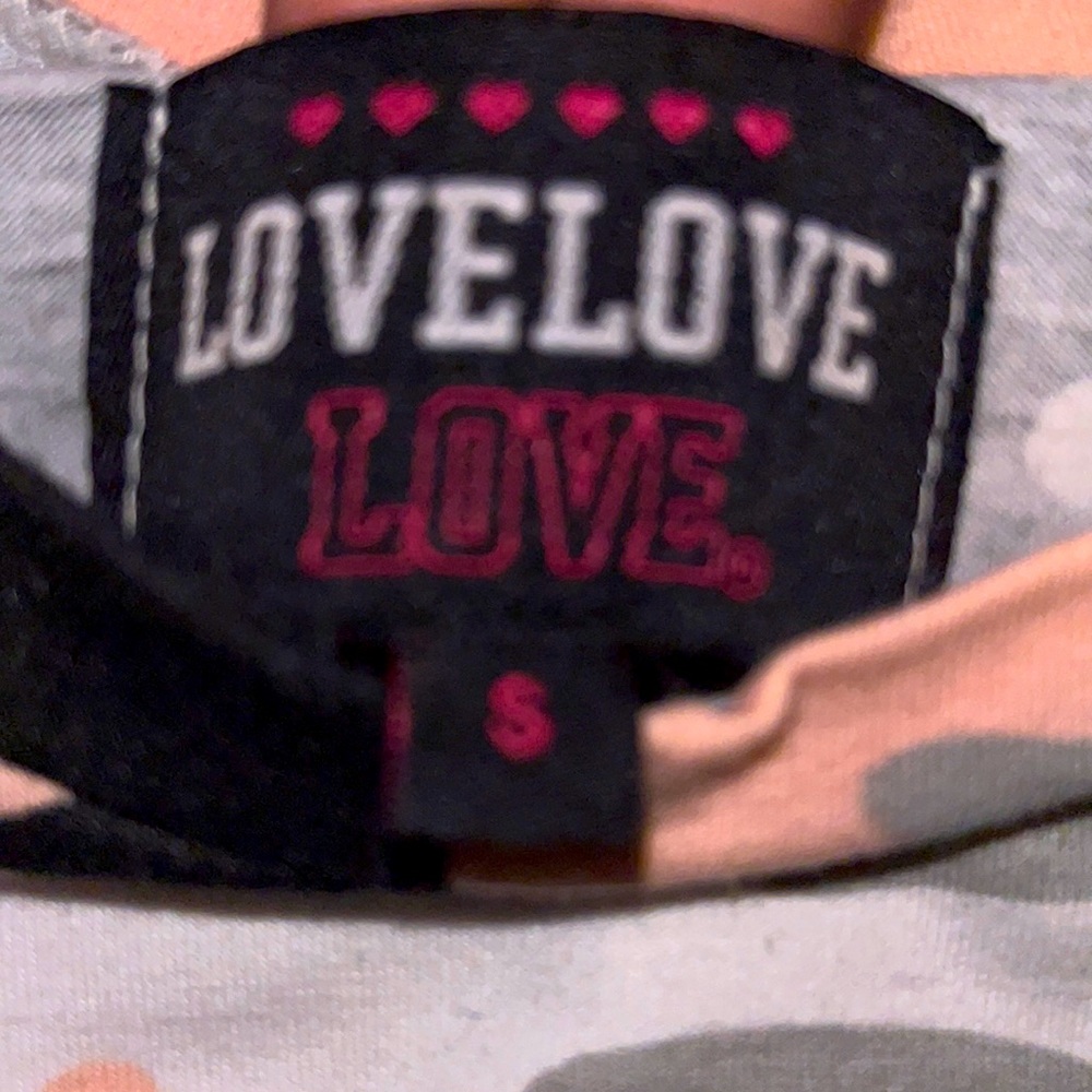 Tops - Picture 2 of 3